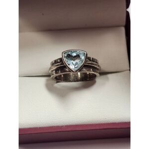 Sterling Silver Ring with Trillon Cut Blue Topaz Gemstone Size 7